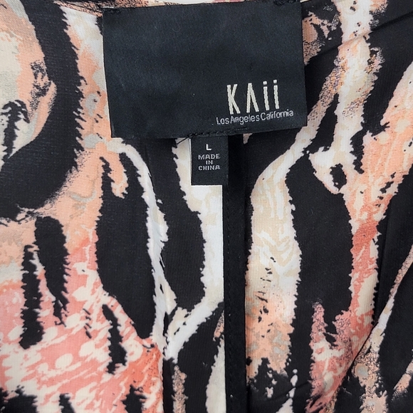 KAii Animal Print Deep V Neck Puffy Shoulder Drape Faux Wrap Top, EUC, sz Large - Picture 8 of 9